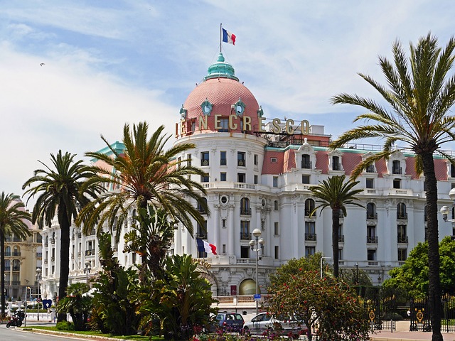 Zeci de milioane din bugetul statului, pentru biserici din diaspora! Milioane pentru lăcașe sfinte, inclusiv pe Coasta de Azur