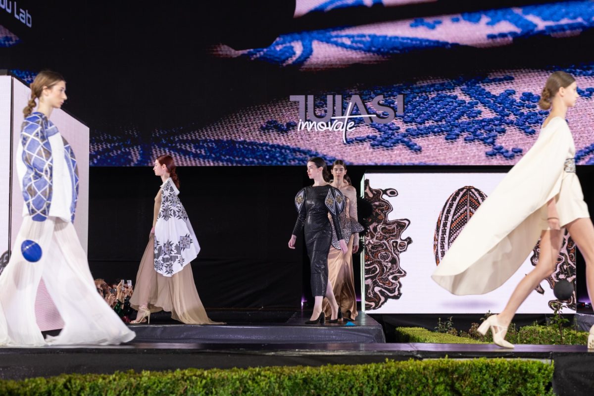 Colecție vestimentară realizata de studenții Facultății de Design Industrial și Managementul Afacerilor prezentată la Romanian Fashion Week 2025