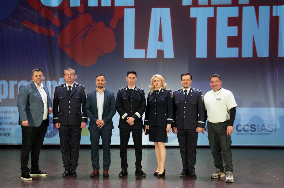Polițiștii ieșeni au participat la conferința ”CTRL+ALT+DEL la Tentații”
