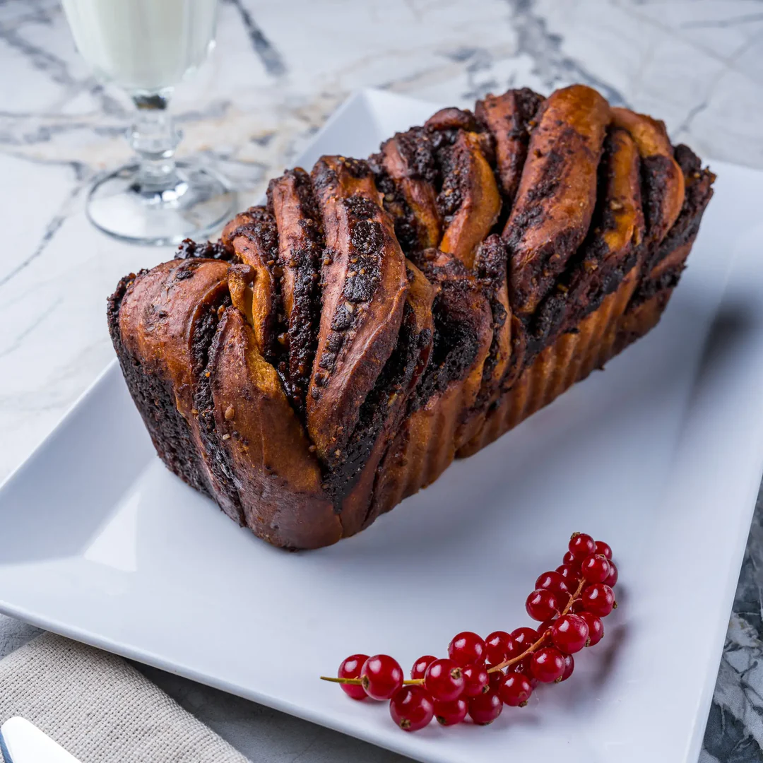 Cozonac însiropat, o reinterpretare delicioasă. Savoarea tradițională într-o variantă mai fragedă