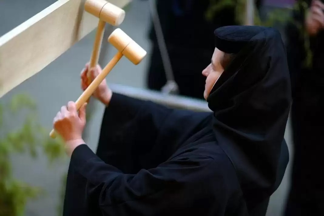 De ce se bate toaca la Biserică? Iată câteva lucruri mai puțin știute despre acest obicei ortodox!