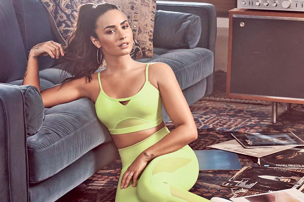 Demi Lovato, în bikini uimește fanii. Vedeta face senzație într-o postare senzuală de la piscină