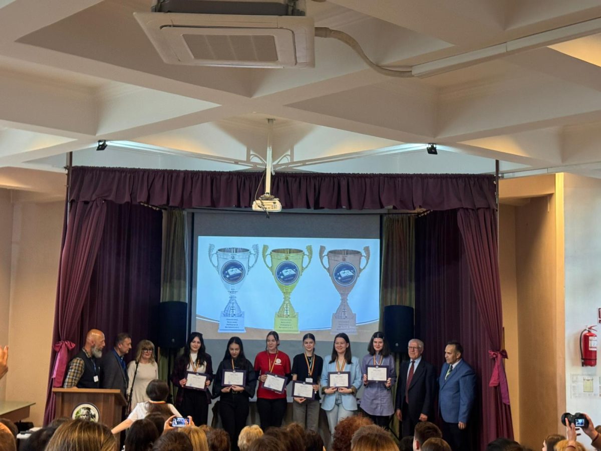 O elevă a Colegiului „Vasile Lupu” din Iași, premiată la Concursul Național de Matematică „Pedagogia Matematicii”