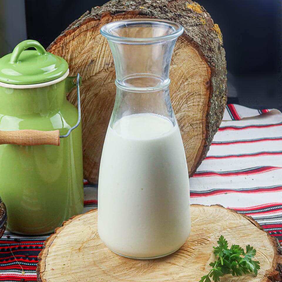 Lapte bătut. Calorii, beneficii și valoare nutritivă