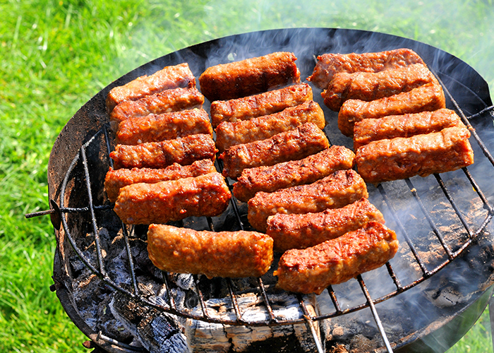 1 Mai la grătar fără regrete. Sfaturile unui medic pentru un festin sănătos