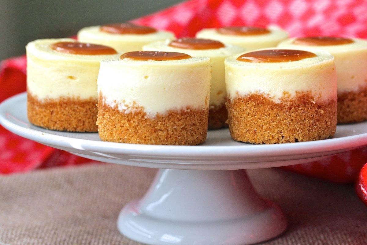 Rețeta pentru mini cheesecakes – Porții individuale, ideale pentru evenimente și musafiri
