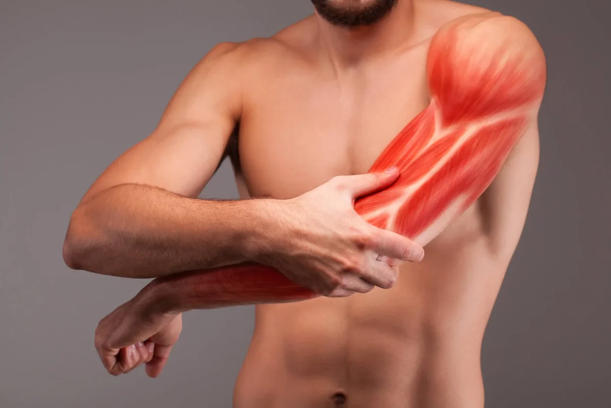 Miopatie: slăbiciunea musculară care îți afectează viața. Află care sunt simptomele
