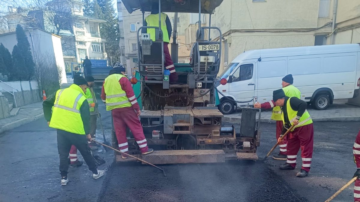 Circulația de pe trei străzi din Iași va fi restricționată, în această săptămână, pentru reparații