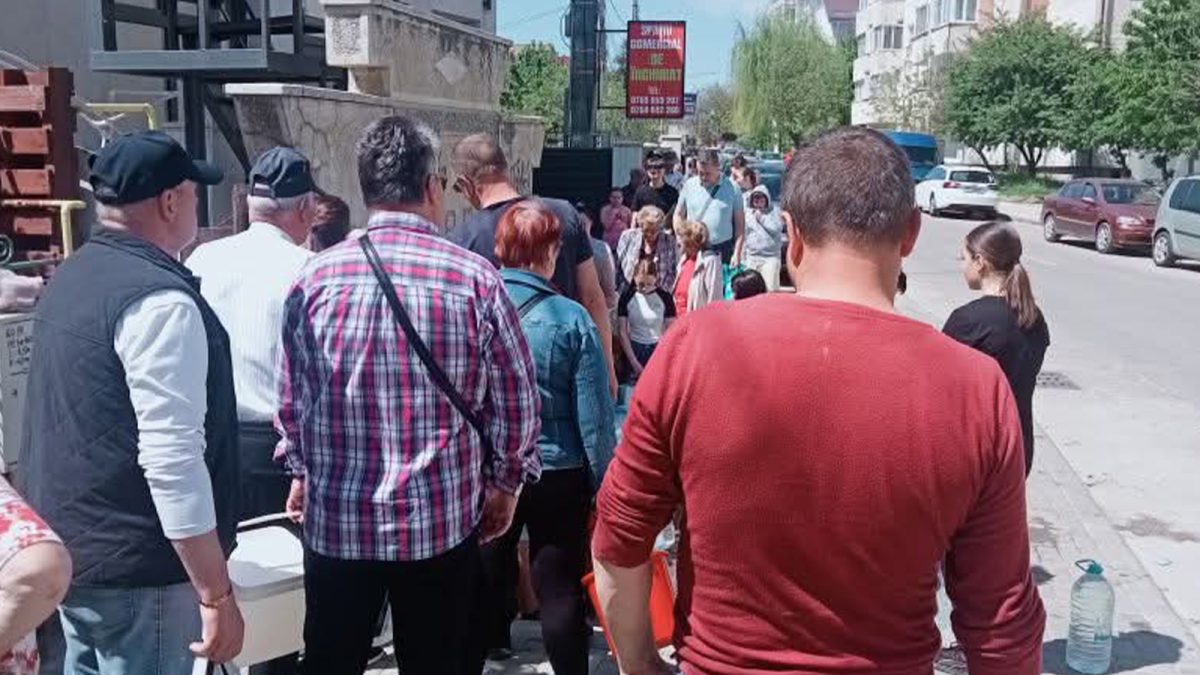 Lucrările lui Dorinel Umbrărescu de la A7 i-au lăsat pe oamenii din Pașcani fără apă. Locuitorii orașului sunt disperați: „Suntem la limita răbdării”