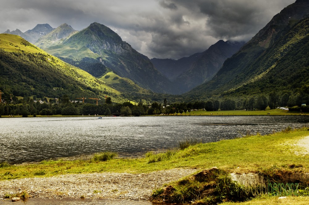 Munții Pirinei – Iată de ce sunt impresionanți și de ce trebuie să îi vizitezi