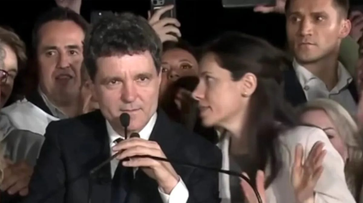 Momentul care a lăsat publicul fără cuvinte! Ce i-a șoptit Mirabela Grădinaru lui Nicușor Dan ca să-și schimbe discursul