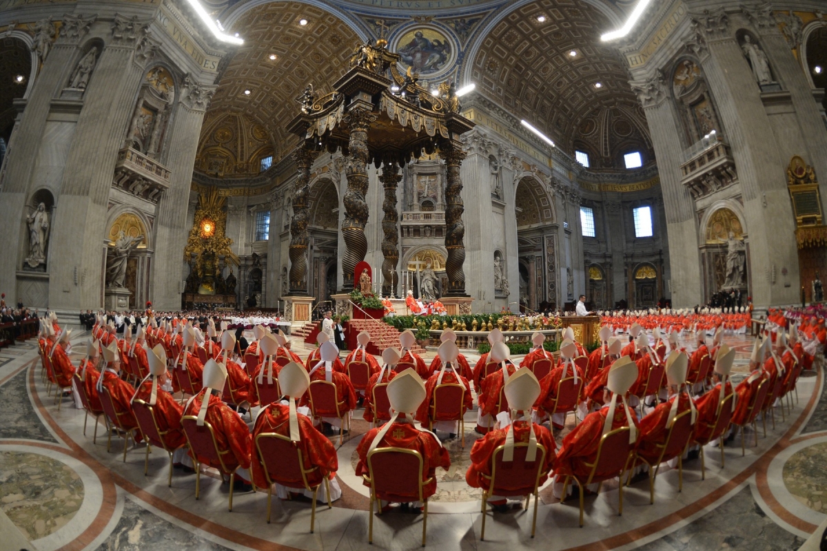 Ce urmează după alegerea noului Suveran Pontif? Ritualuri și secrete dezvăluite!