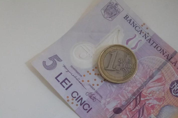 Vestea care schimbă totul despre credite! Economist din Iași: „Nu avem niciun motiv. Am un grafic de rambursare”