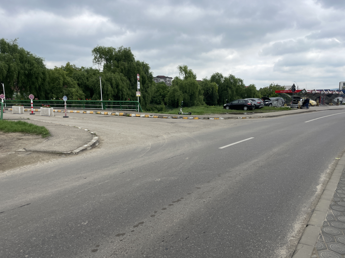 O bunică care își ducea nepoții la grădiniță a fost ucisă pe această stradă din Iași! Locuitorii din zonă vor înființarea unei treceri de pietoni pentru ca astfel de tragedii să nu se mai repete