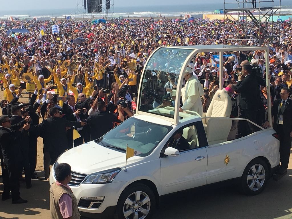 Gest simbolic și salvator! Papamobilul lui Francisc devine ambulanță pentru copiii din Gaza
