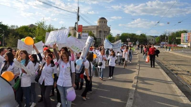 Începe cel mai mare festival studențesc. FEStudiS 2025 debutează cu parada organizațiilor studențești din Iași