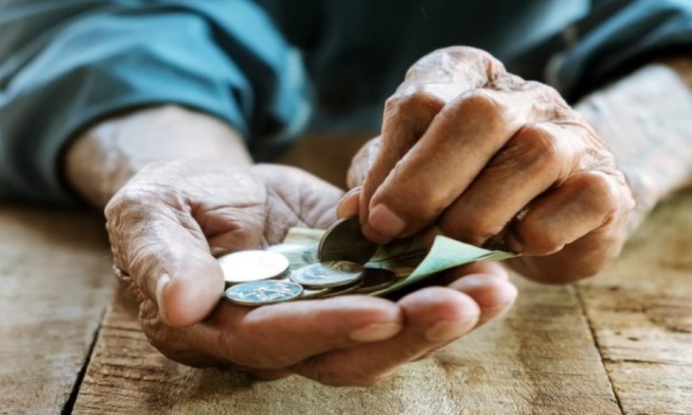 Guvernul lovește din nou! Peste 55.000 de pensionari din Iași vor plăti taxa CASS de 10%, de la 1 august. Iată cum se calculează