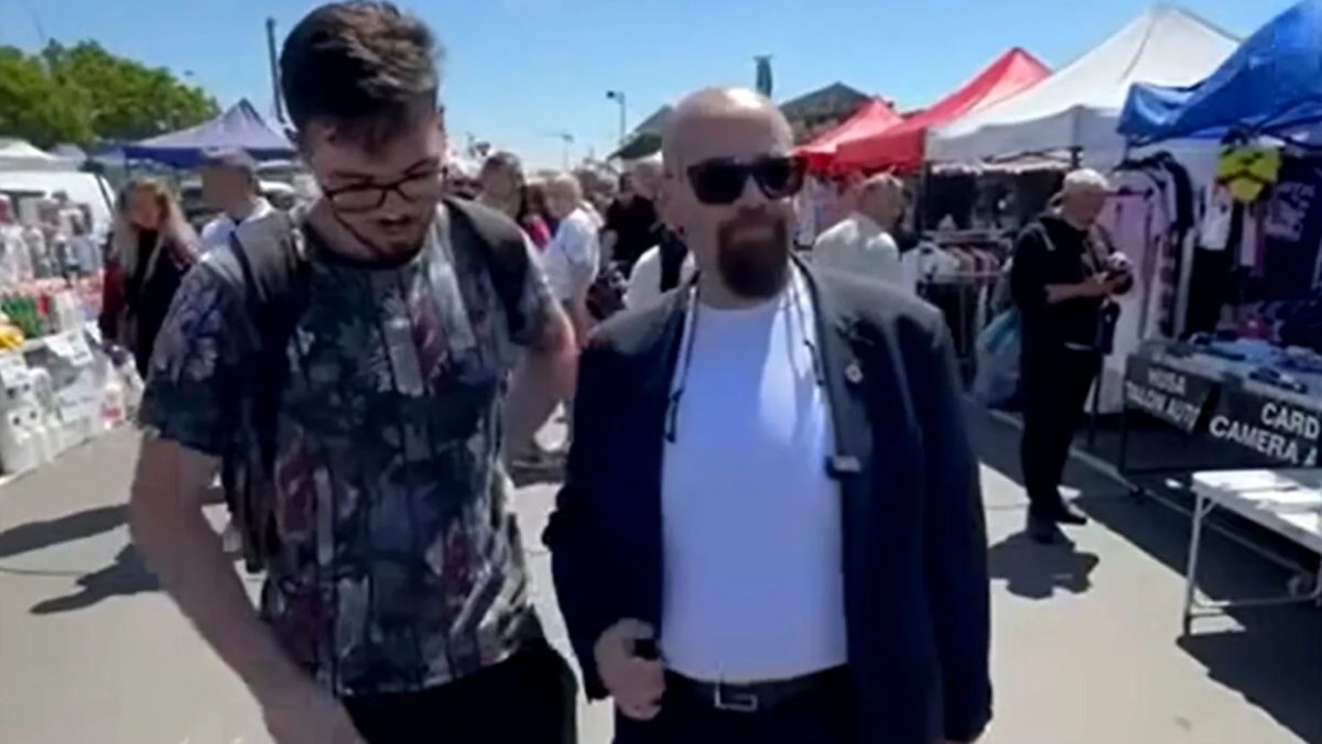 Piedone le cere bani fanilor care vor să facă poze cu el. Șeful ANPC a devenit un adevărat „star”
