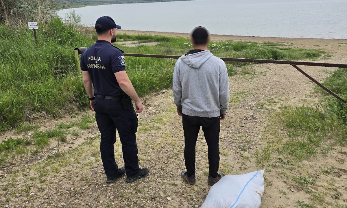 Mai mulți bărbați, prinși la pescuit în plină prohibiție