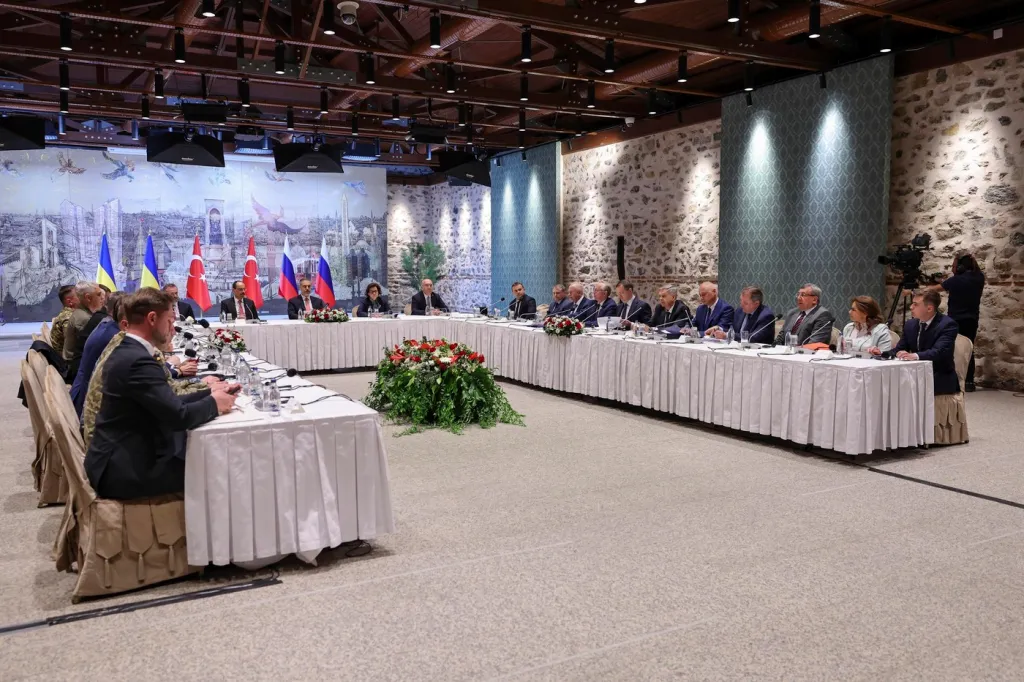 Primele tratative de pace directe dintre Rusia și Ucraina din ultimii trei ani s-au încheiat. Propunerile Moscovei