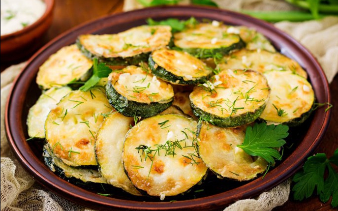 Salată de dovlecei fără maioneză – Rețetă ușoară și gustoasă pentru orice sezon