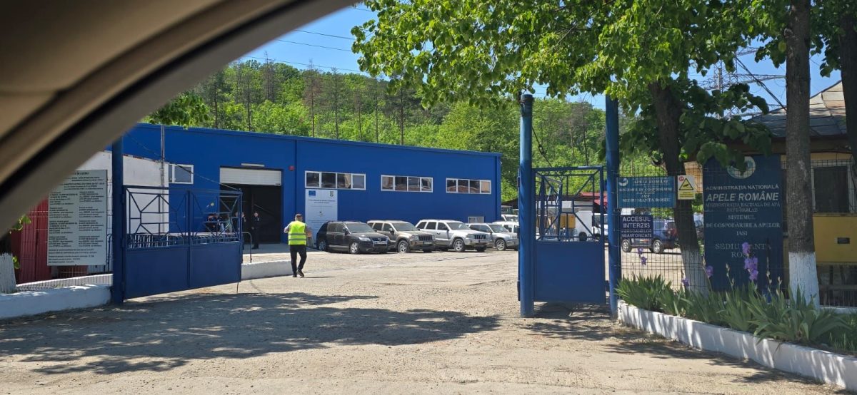 A început distribuirea buletinelor de vot către secții