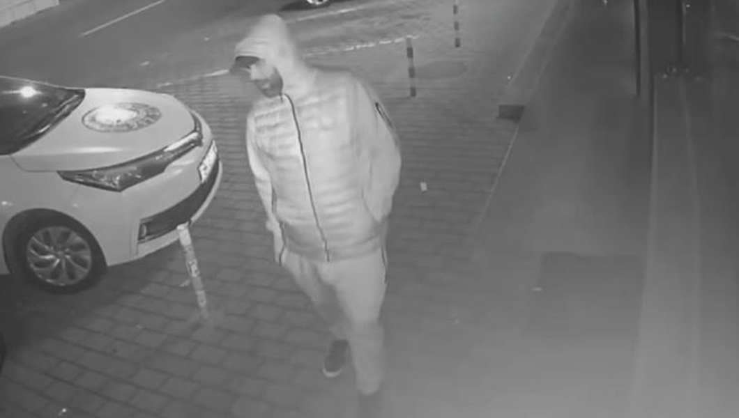 Poliția caută un bărbat suspect de tâlhărie calificată. Ieșenii sunt rugați să ofere informații