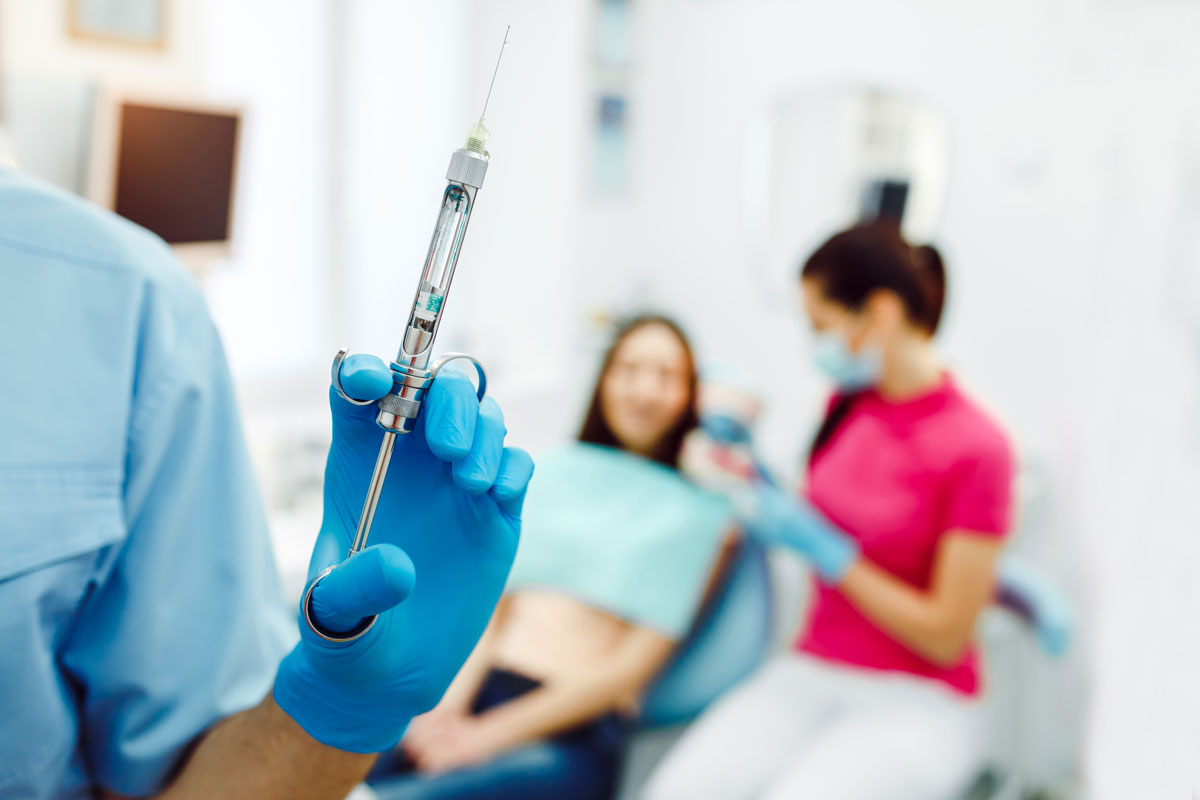 Cât durează o anestezie dentară? Află de câte tipuri este și când se folosește!