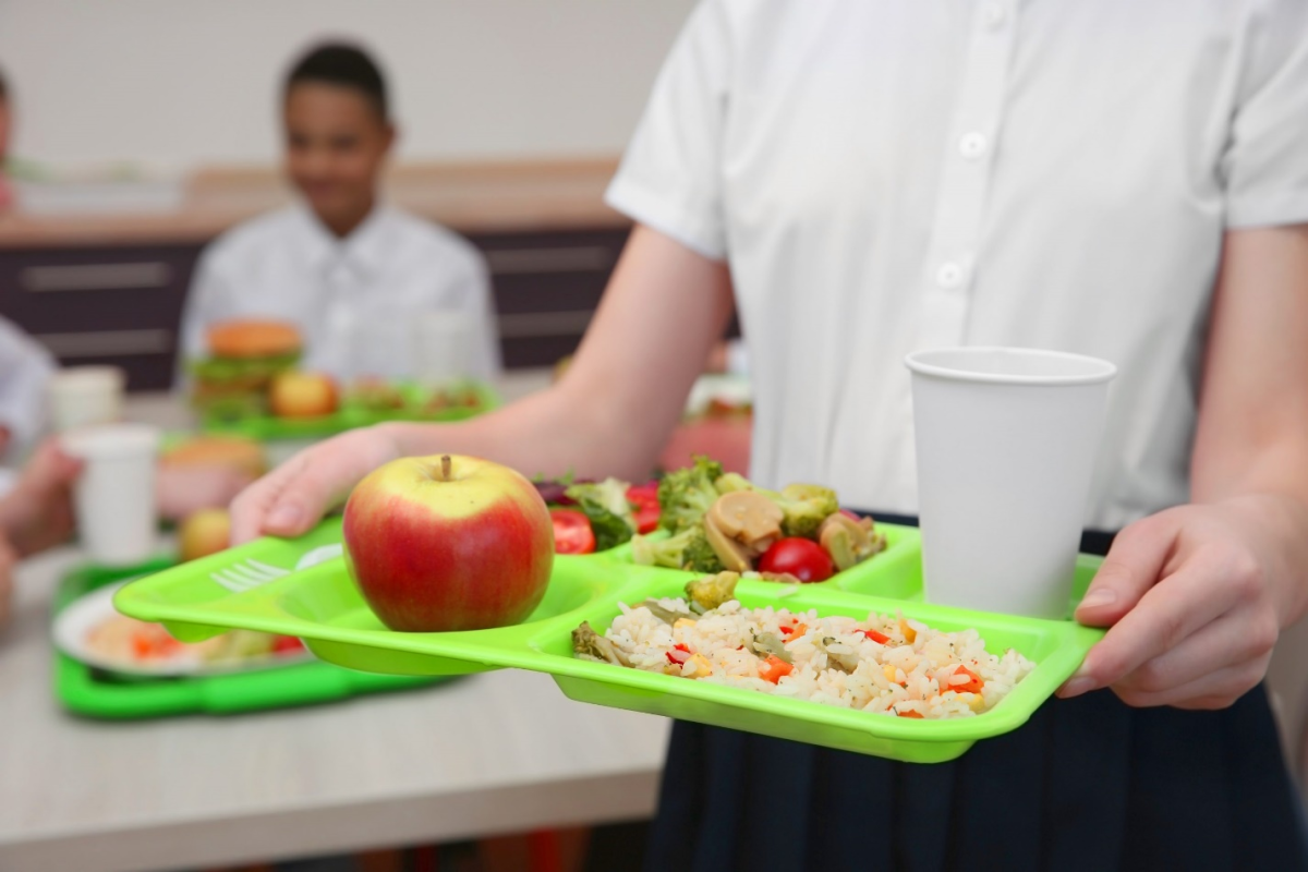Școala Gimnazială „George Coșbuc” din Iași caută firme de catering pentru livrarea hranei sănătoase elevilor! Care este termenul-limită de depunere a ofertelor