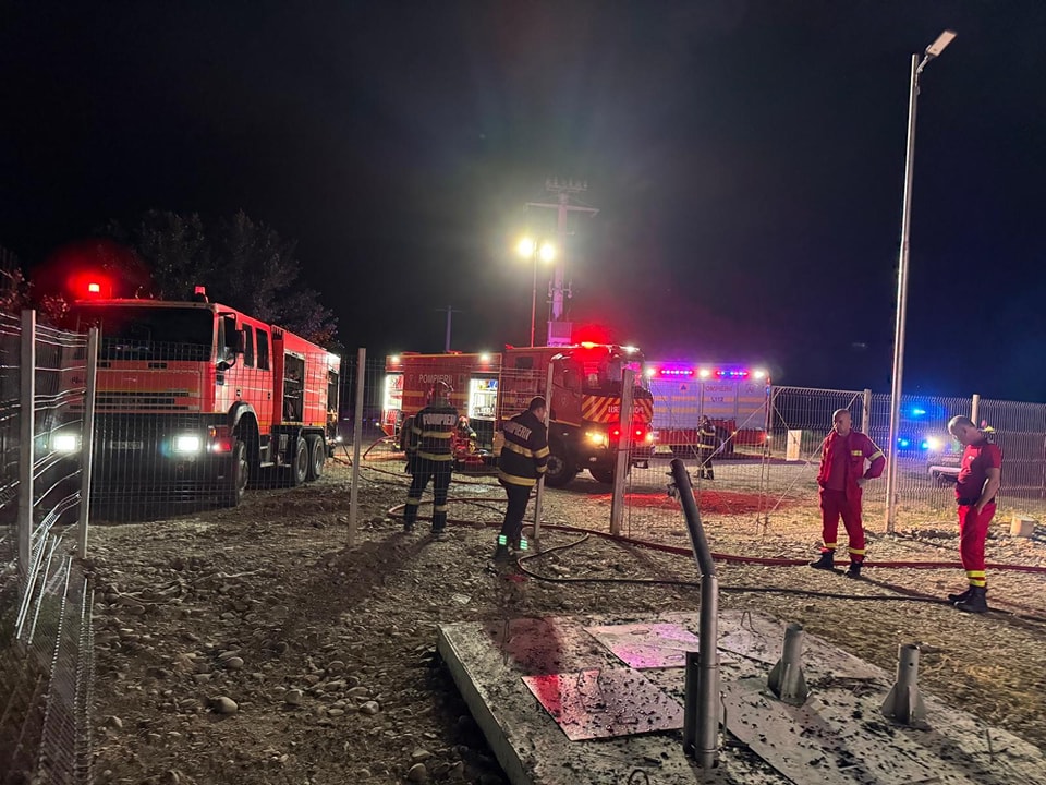 Incendiu devastator, provocat intenționat! 500.000 de euro pierduți dintr-un gest extrem!