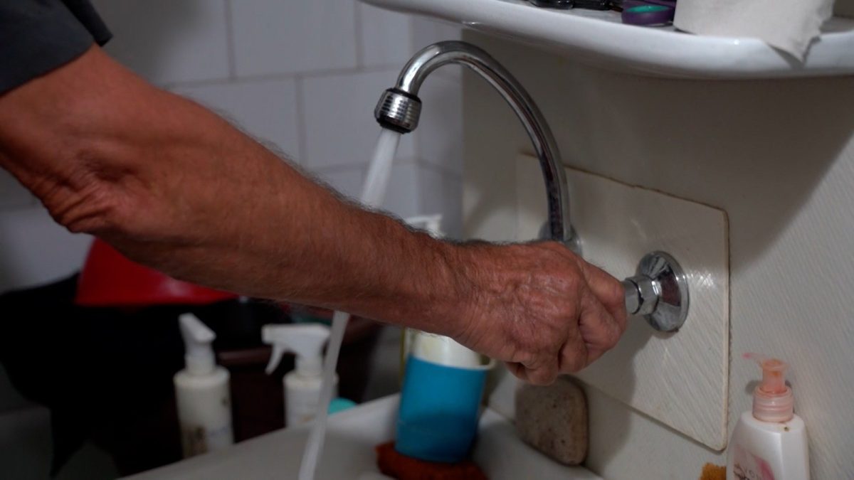 Apa de la robinet din România mai scumpă de 10 ori decât în deșertul Sahara