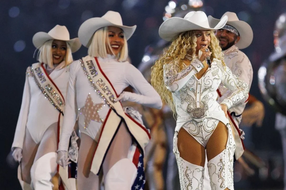 Beyonce, din nou în centrul unei controverse. Artista este acuzată că „se joacă de-a victima”: „E privilegiată și intangibilă”