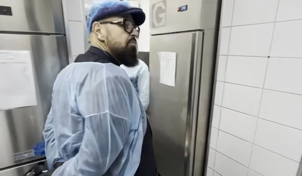 Cristian Popescu Piedone, revoltat de mizeria descoperită la o autoservire din București. Ciorbă depozitată în condiții șocante și sancțiuni usturătoare