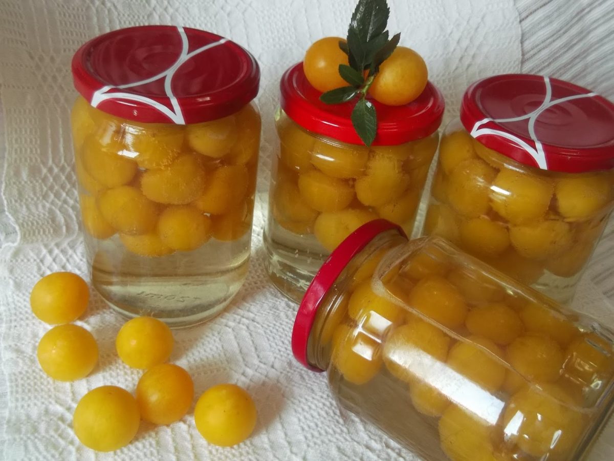 Rețeta pentru un compot de corcodușe delicios! Dulce-acrișor, numai bun de pus în cămară!