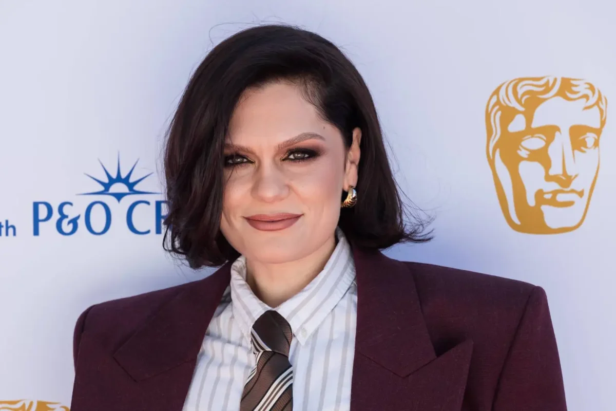 Jessie J a fost din nou internată în spital, la doar șase săptămâni după operația pentru cancerul la sân: „Este o perioadă extrem de dificilă”
