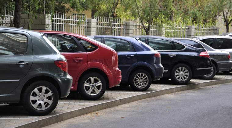 Cu doar 5 lei, poți să îți iei un loc de parcare în centrul orașului, pentru o lună. Iată cine se poate încadra