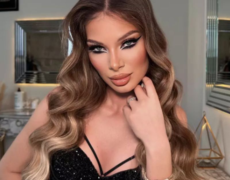Nicolle Fota a făcut furori la ceremonia de absolvire a liceului! Cum se pregătește de Bacalaureat – FOTO