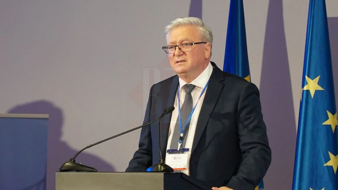 Prof. Univ. Dr. Grigore Tinică, medic primar chirurgie cardiovasculară și manager al Institutului de Boli Cardiovasculare  „Prof. Dr. George I.M. Georgescu” Iaşi, adresează Guvernului României o scrisoare deschisă
