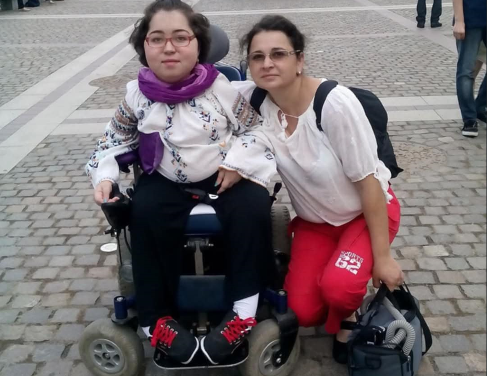 Statul dă afară terapeuți și asistente, nu pilele: ” Nu interesează pe nimeni dacă trăiești sau mori!”