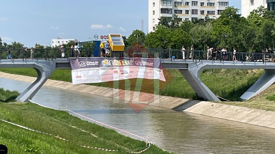 Iașul celebrează Ziua Copilului printr-o cursă de rățuște pe Bahlui
