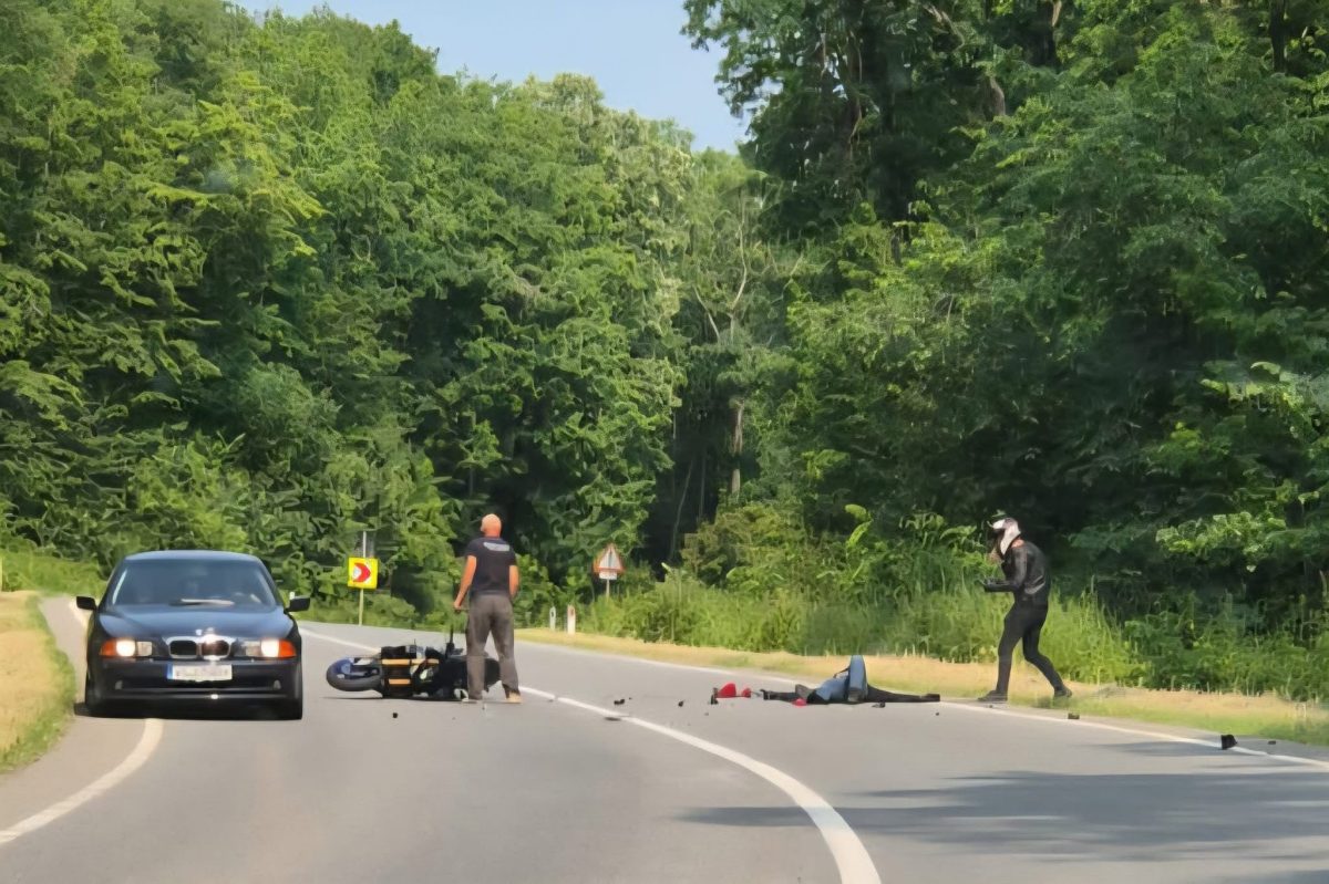 Accident între doi motocicliști la Bârnova. Ambele persoane rănite