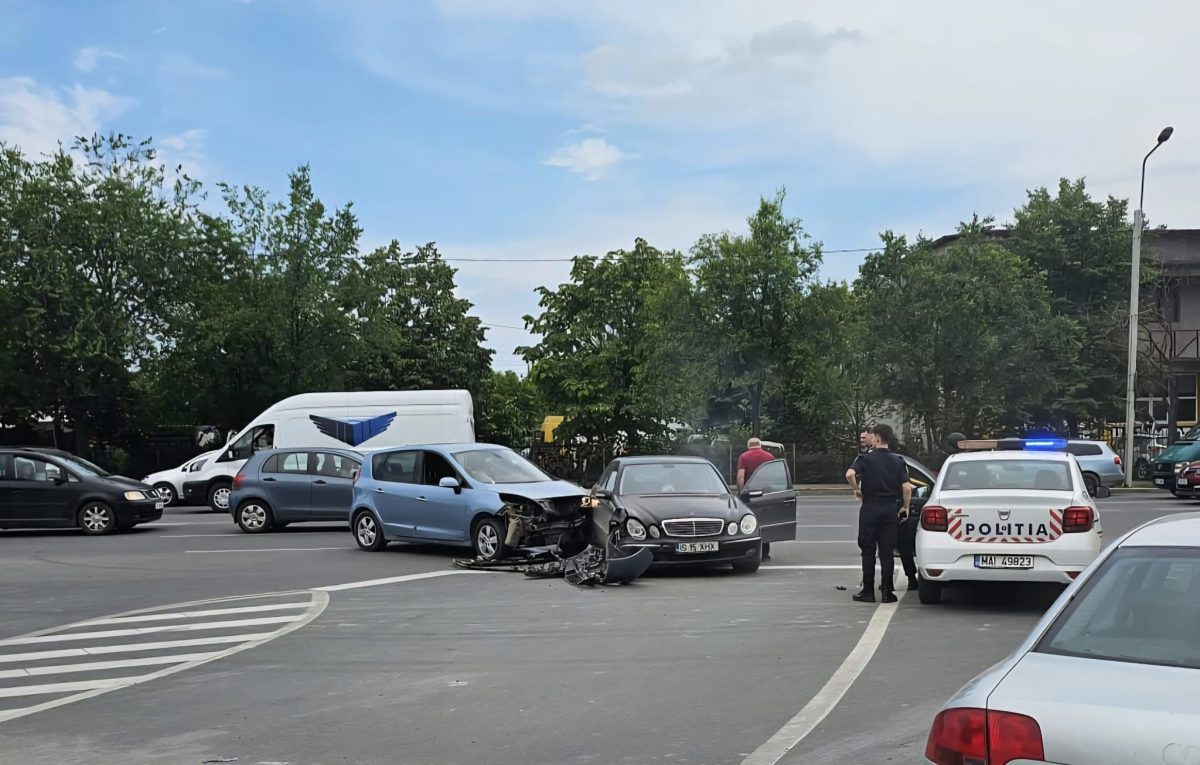 Accident rutier în CUG! Două autoturisme s-au izbit din cauza unui șofer care nu a acordat prioritate