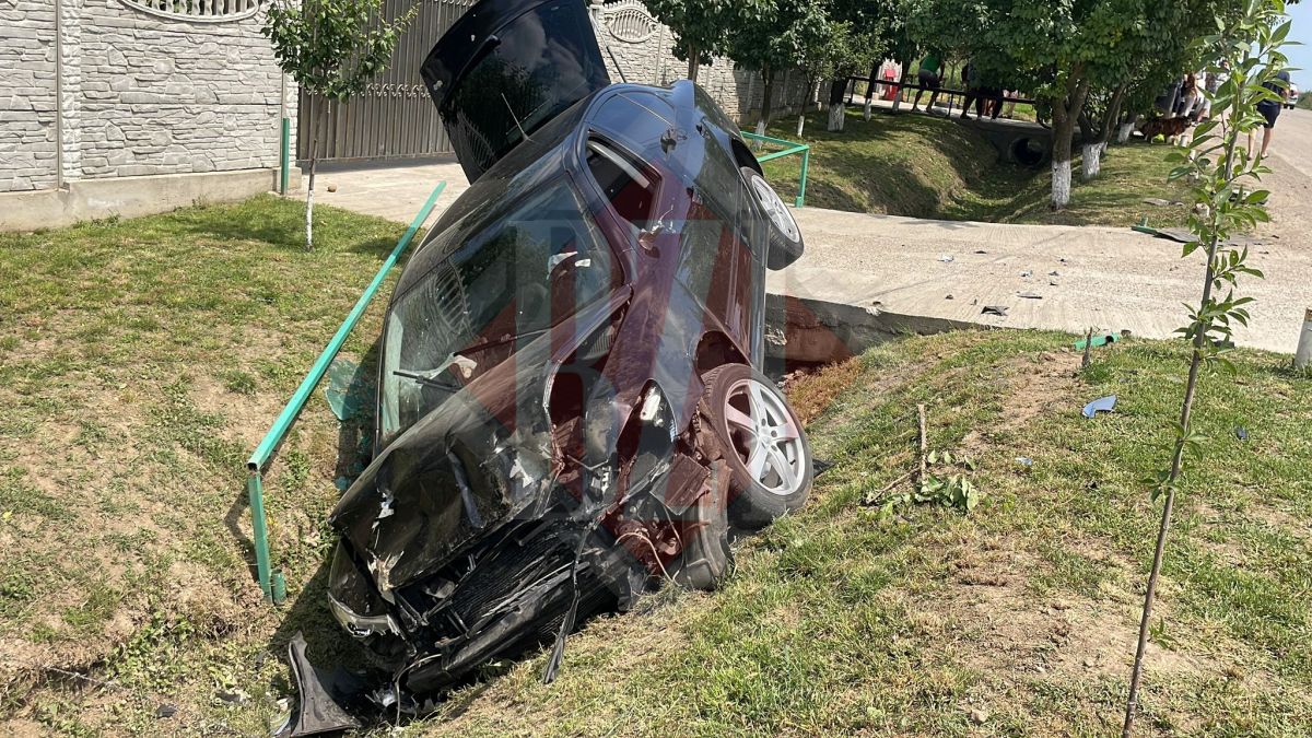 Accident rutier în Holboca! Un autoturism și un tuc tuc au intrat în coliziune – UPDATE
