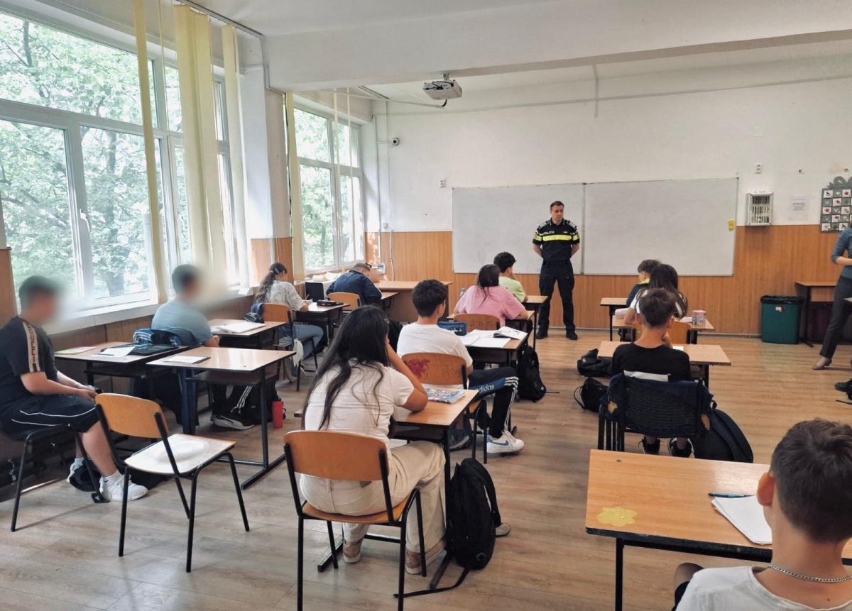 Polițiștii ieșeni, alături de elevi: lecții despre siguranță și responsabilitate la Școala „George Coșbuc”
