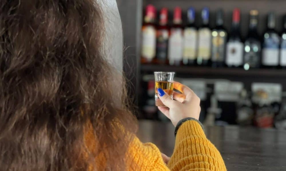 Primarul a închis două magazine din oraș pentru că au vândut alcool minorilor