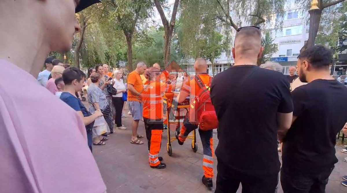 Incident grav în municipiul Iași! Un tânăr care circula cu viteză pe o trotinetă electrică a lovit un bărbat