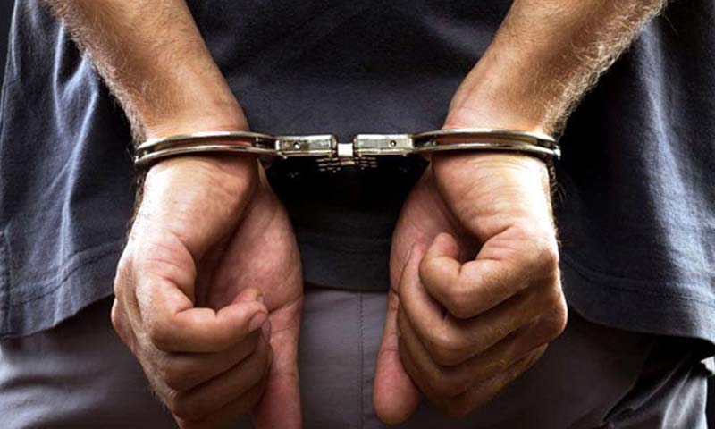A transformat străzile în torțe! Bărbat reținut după ce a incendiat containere din Iași