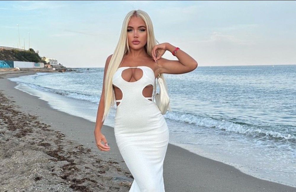 Șocant, dar complet adevărat! Iată de ce un model superb a primit o sumă incredibilă de la o mulțime de fani