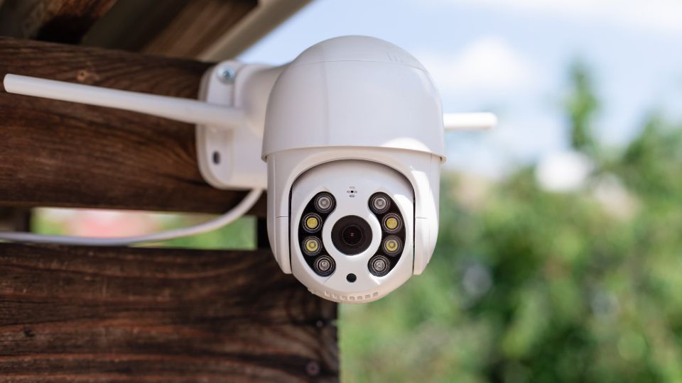 Scandalul camerelor spion din Europa! intimitatea a zeci de mii de oameni, vândută la preț de nimic pe internet