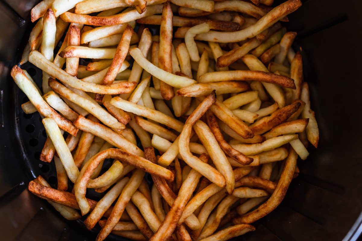 Cartofii prăjiți la Airfryer – Rețetă pentru un gust clasic, fără ulei în exces